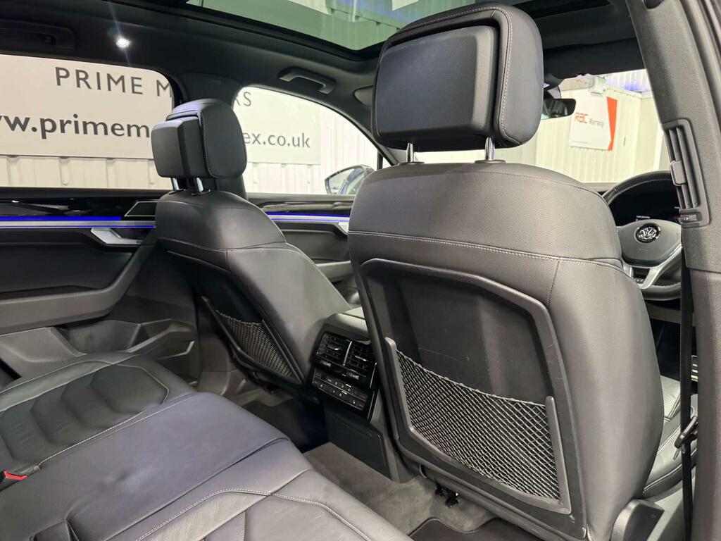 Volkswagen Touareg V6 R-line Tech Tdi White #44