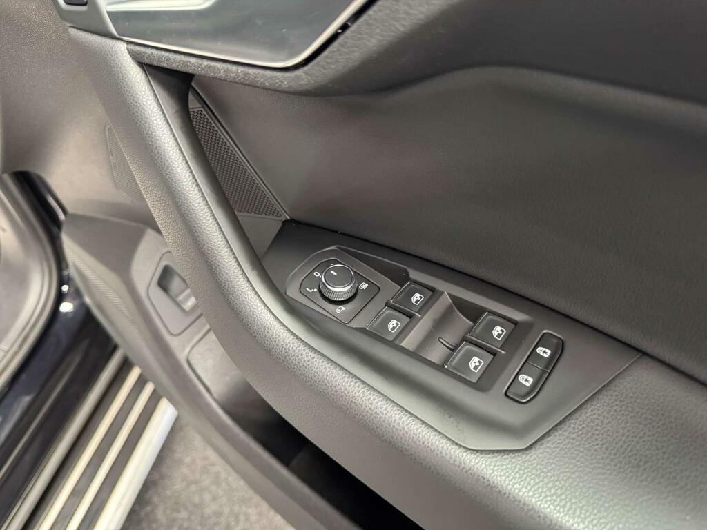 Volkswagen Touareg V6 R-line Tech Tdi White #52