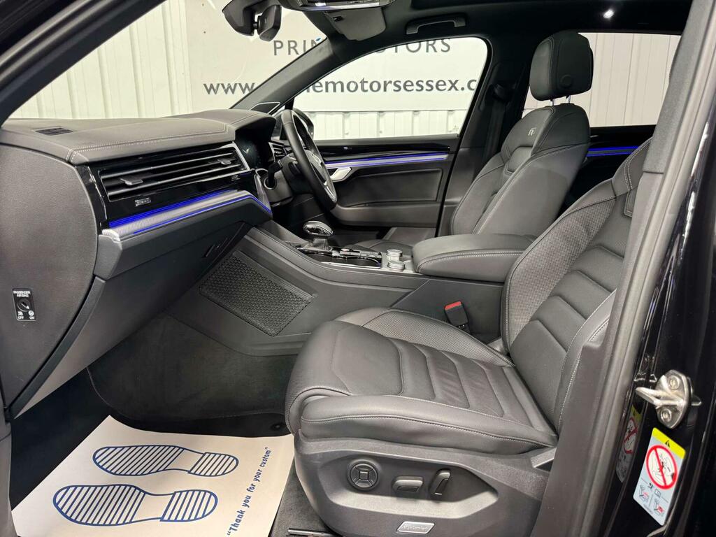 Volkswagen Touareg V6 R-line Tech Tdi White #33