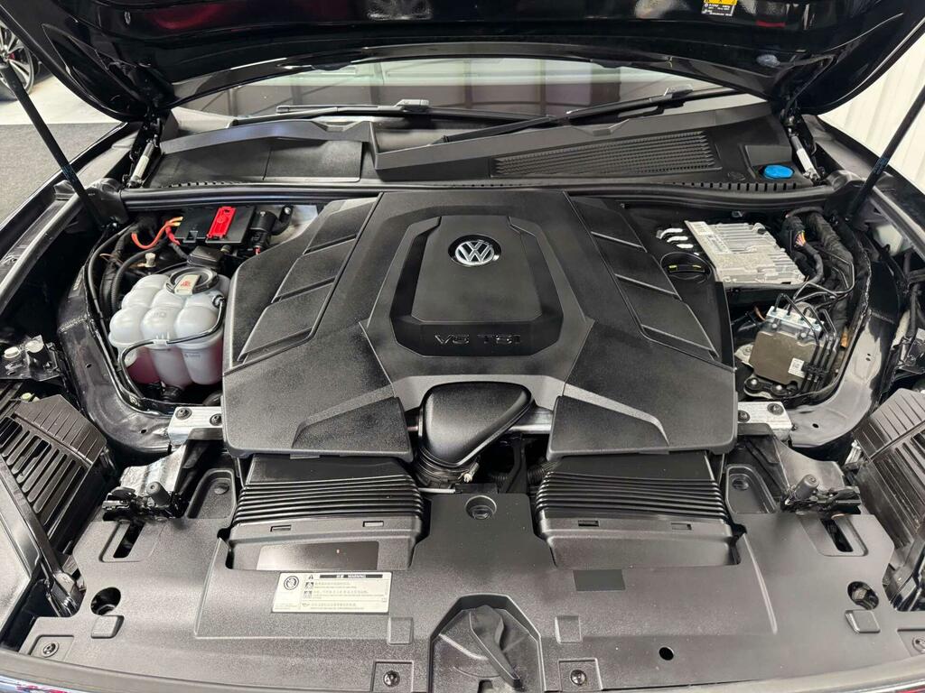 Volkswagen Touareg V6 R-line Tech Tdi White #82