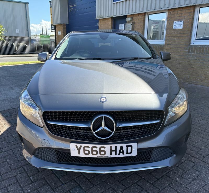 Mercedes-Benz A Class A180d Sport Premium White #12