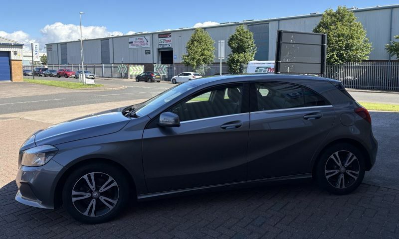 Mercedes-Benz A Class A180d Sport Premium White #13