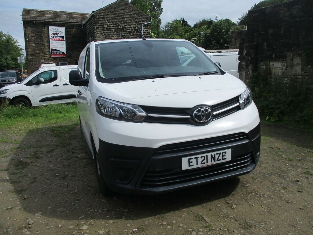 Toyota PROACE 1.5D Icon Medium Panel Van Mwb Euro 6 Ss 6Dr
