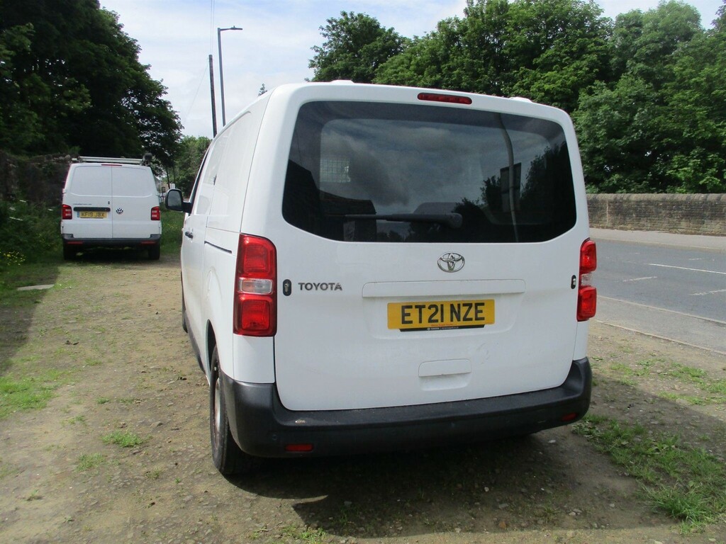 Toyota PROACE 1.5D Icon Medium Panel Van Mwb Euro 6 Ss 6Dr #2