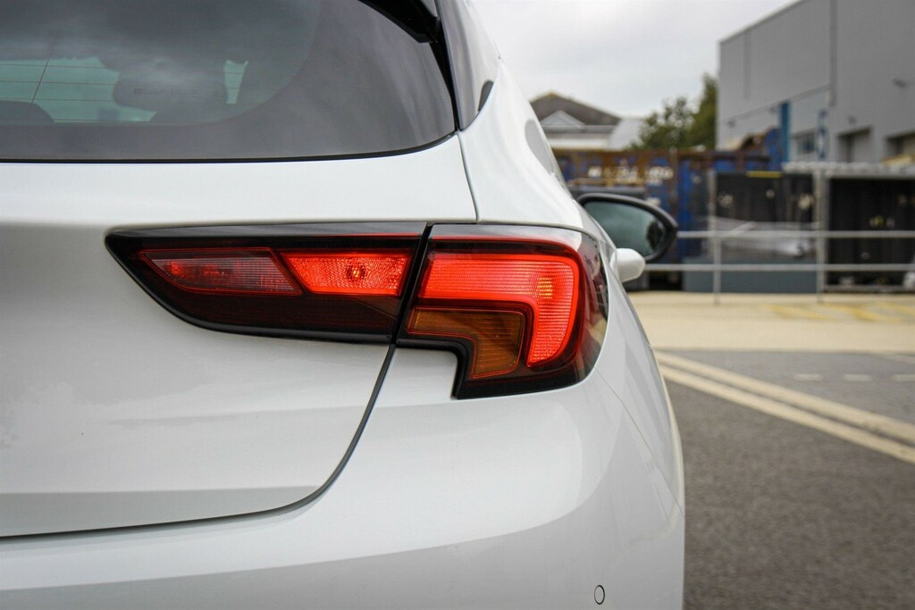 Vauxhall Astra 1.2 Turbo Griffin Edition Euro 6 Ss White #6