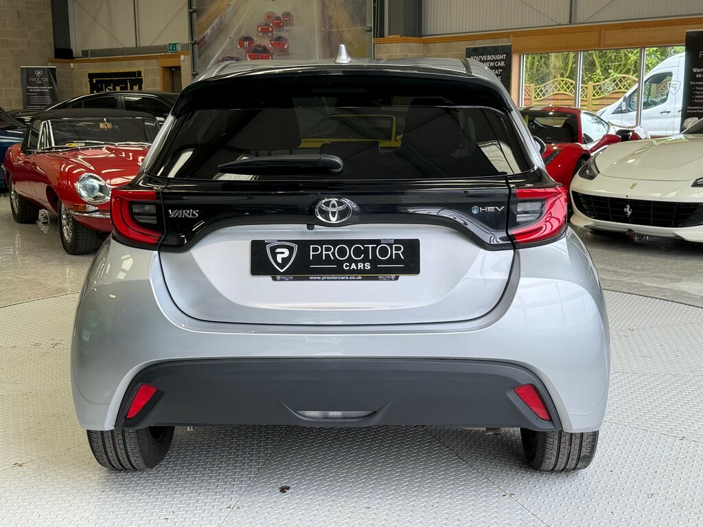 Toyota Yaris 1.5 Vvt-h Design E-cvt Euro 6 Ss YT74ZKN #6