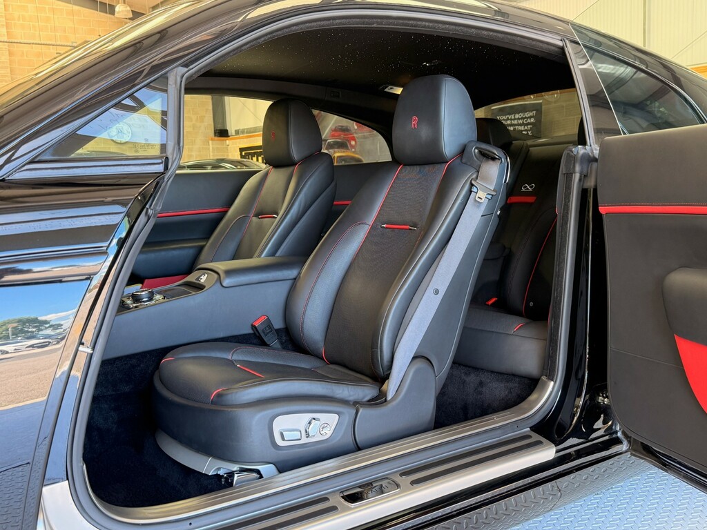 Rolls-Royce Wraith Badge Wraith 6.75L V12 Black Badge Black #24