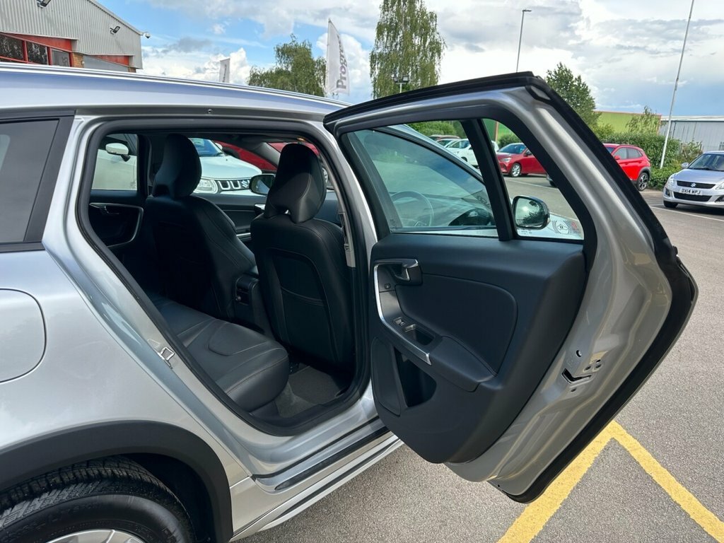 Volvo V60 Cross Country 2.4 D4 Lux Nav Awd Euro 6 Ss Grey #22