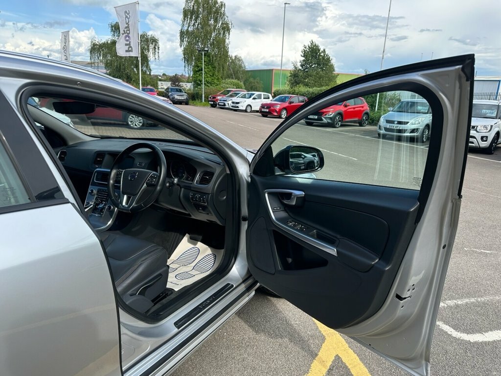 Volvo V60 Cross Country 2.4 D4 Lux Nav Awd Euro 6 Ss Grey #30