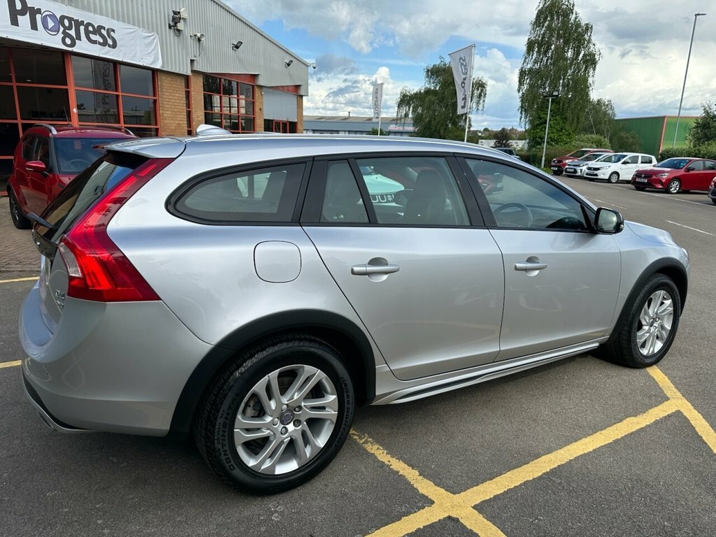 Volvo V60 Cross Country 2.4 D4 Lux Nav Awd Euro 6 Ss Grey #14