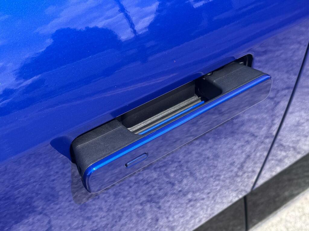 Jaguar I-Pace Electric Black #33
