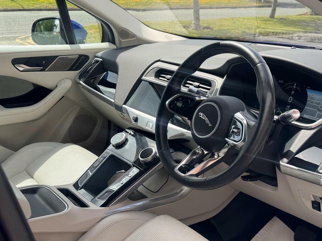 Jaguar I-Pace Electric Black #31