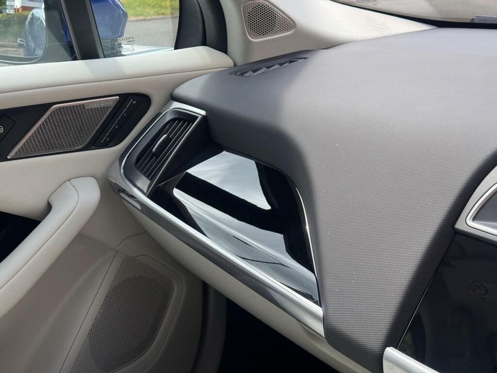 Jaguar I-Pace Electric Black #42