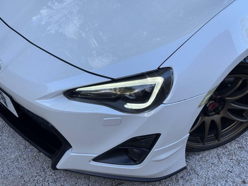 Toyota GT86 2.0 Boxer D-4s Aero Euro 5 White #3
