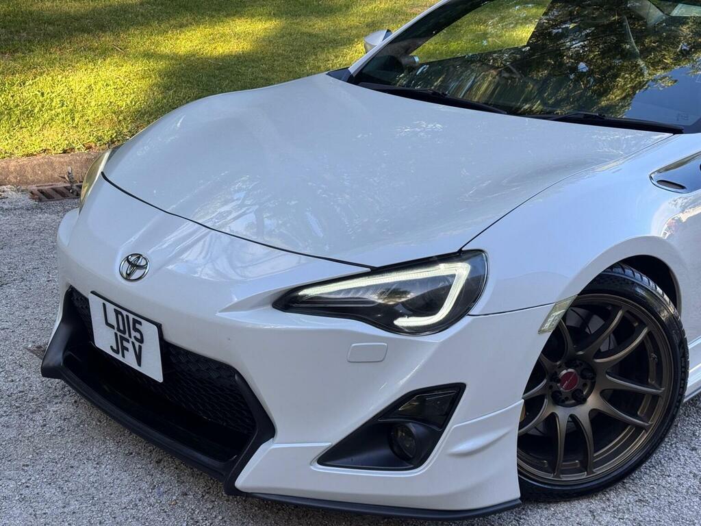 Toyota GT86 2.0 Boxer D-4s Aero Euro 5 White #2