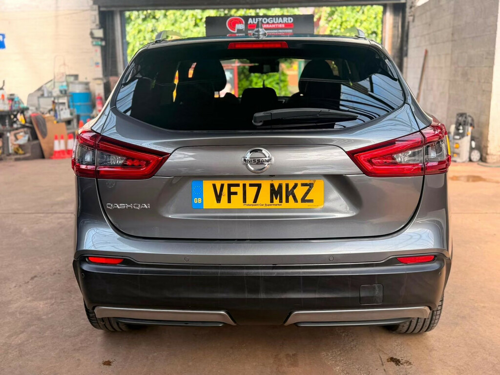 Nissan Qashqai 1.6 Dci Tekna Xtronic Hatchback Grey #2