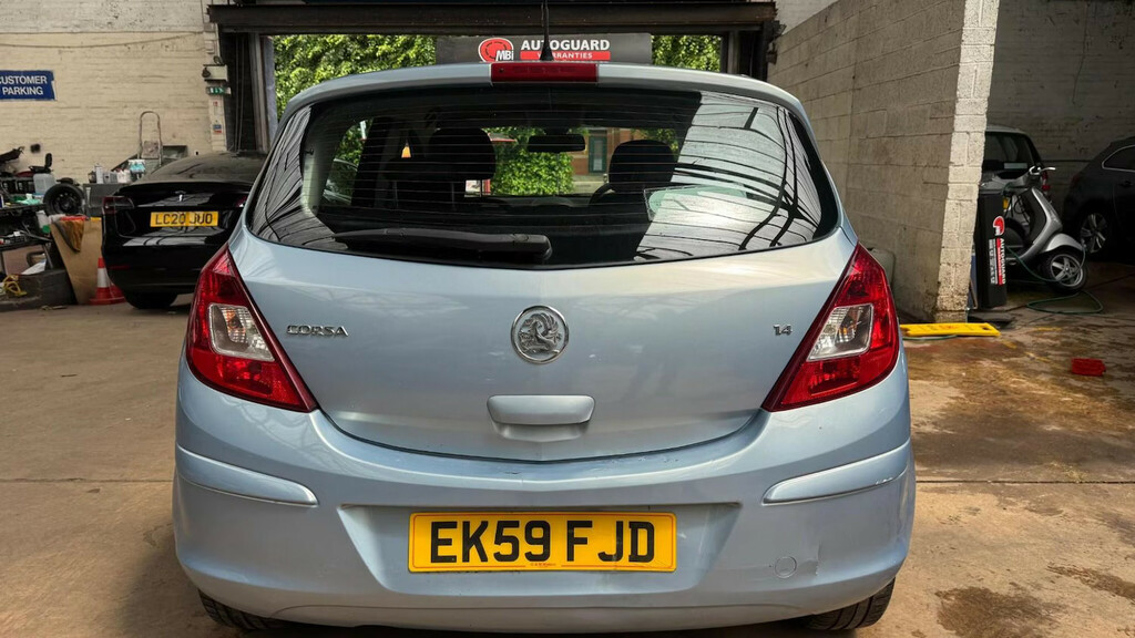 Vauxhall Corsa 1.4I 16V Design Hatchback Blue #4