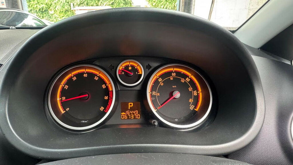 Vauxhall Corsa 1.4 Design 16V Gold #15