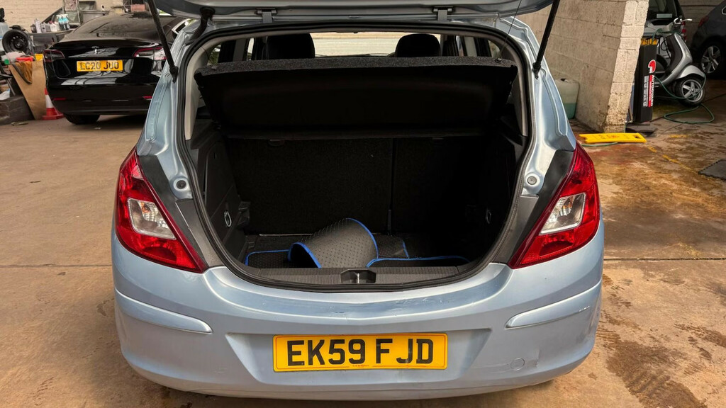 Vauxhall Corsa 1.4 Design 16V Gold #10