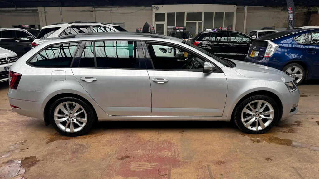 Skoda Octavia 2.0 Tdi Cr Se L Dsg 7 Speed Estate Au Silver #5