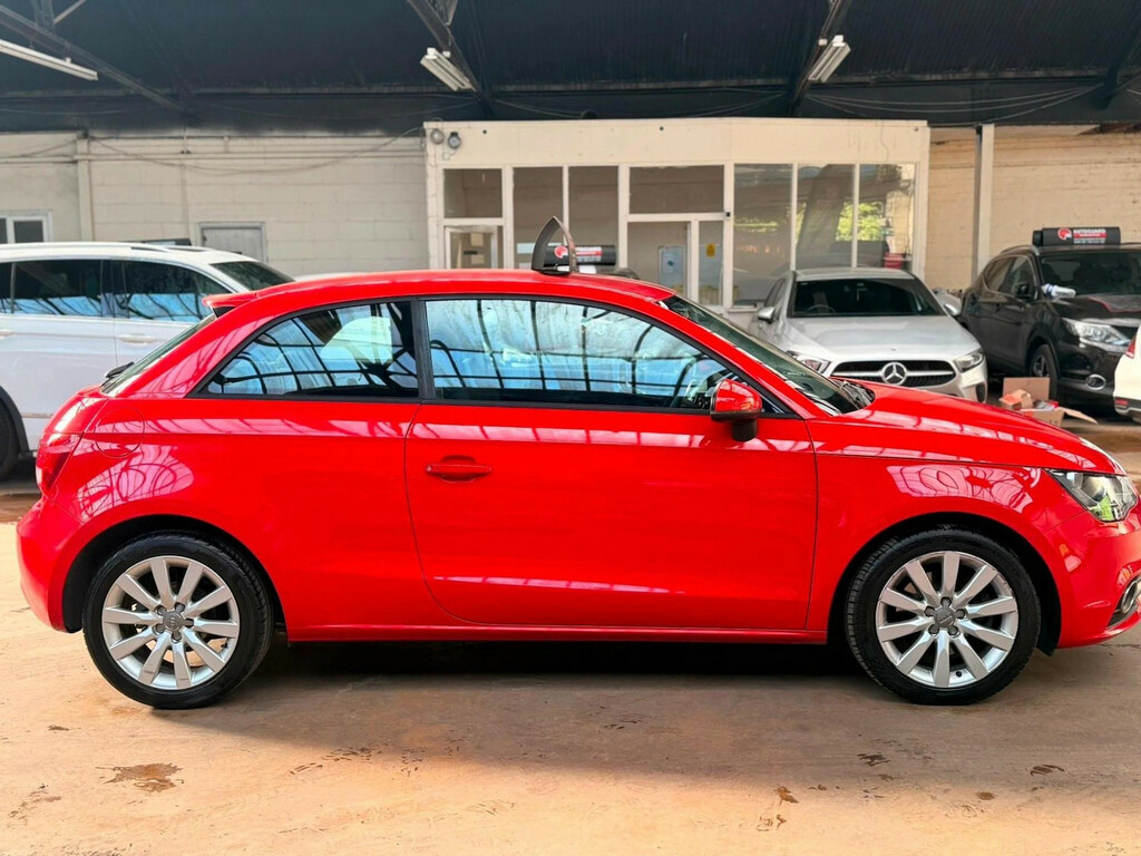 Audi A1 1.6 Tdi Se Euro 5 Ss Black #7