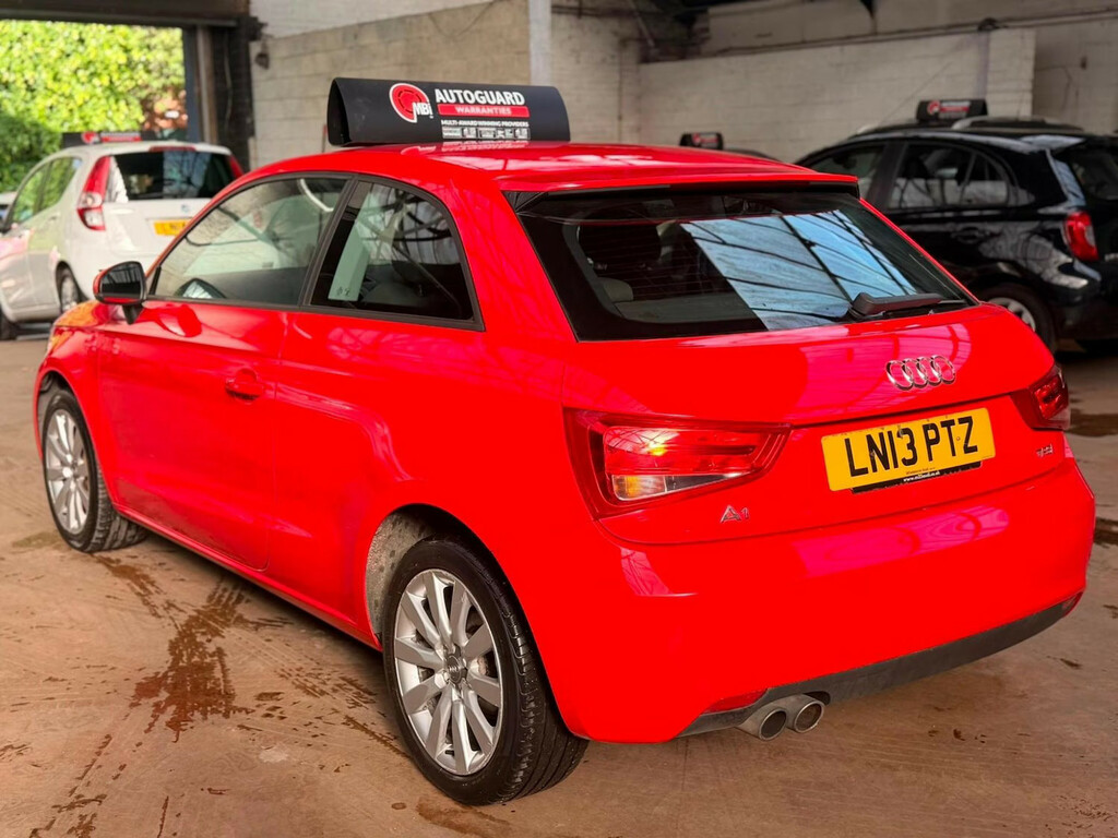 Audi A1 1.6 Tdi Se Euro 5 Ss Black #3