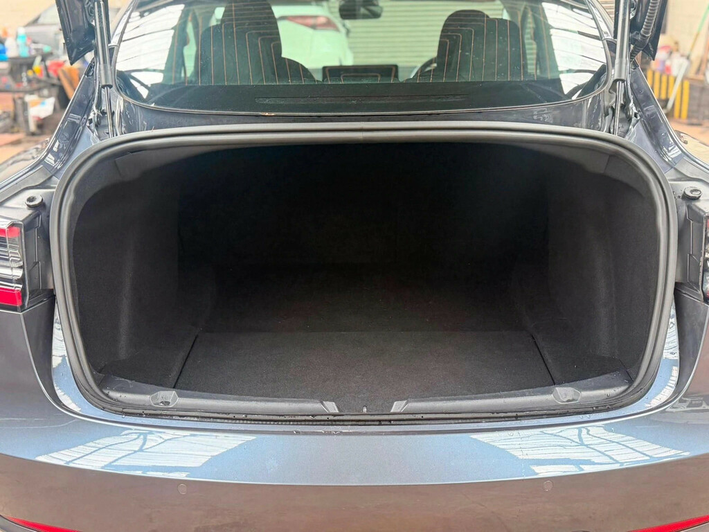 Tesla Model 3 Dual Motor Performance Saloon 4W Black #10