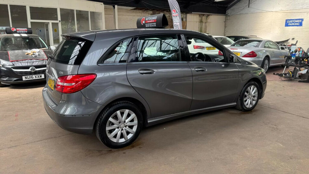 Mercedes-Benz B Class B180 1.5 Cdi Se Mpv Black #3