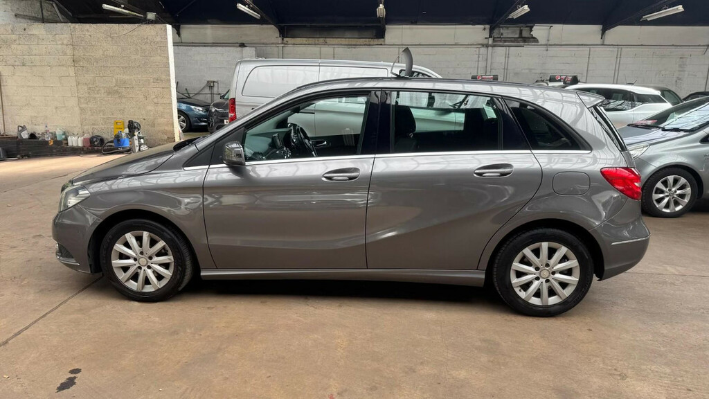 Mercedes-Benz B Class B180 1.5 Cdi Se Mpv Black #6