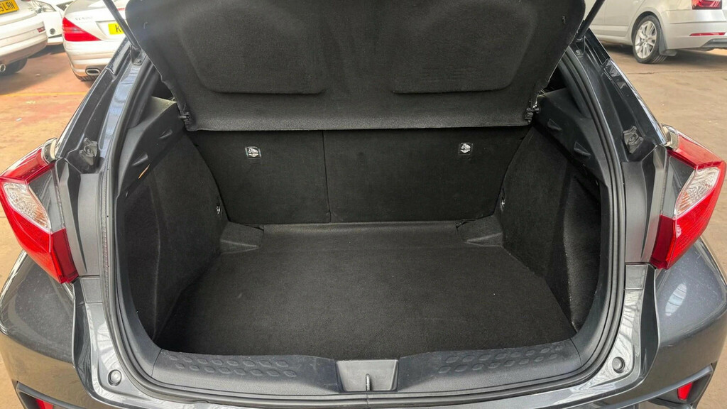 Toyota C-Hr Dynamic Silver #13
