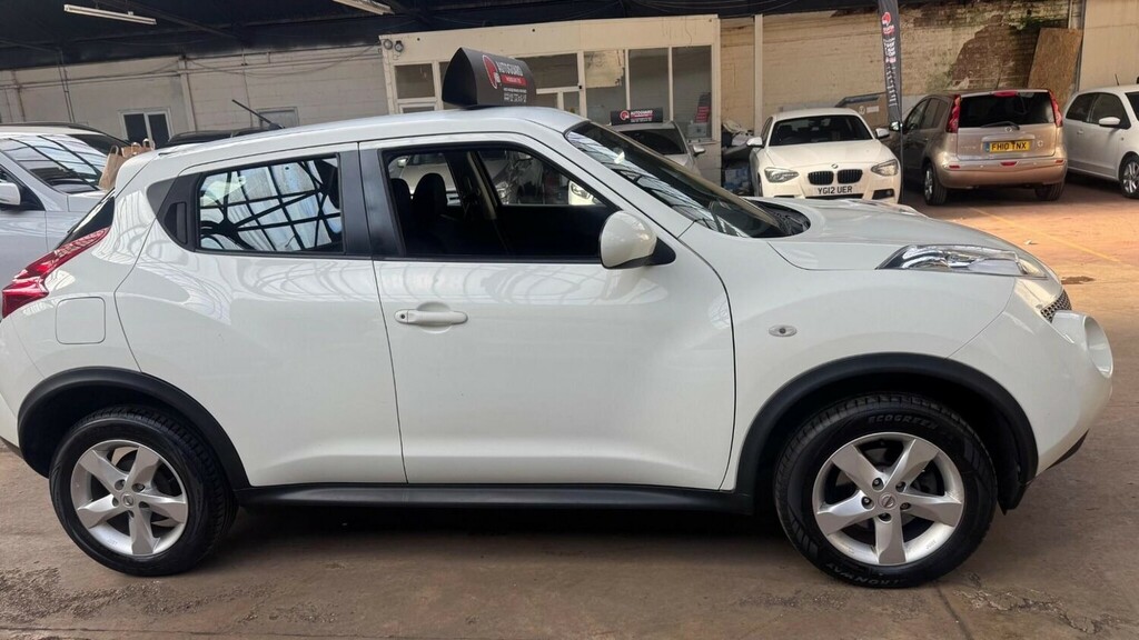 Nissan Juke Acenta White #7