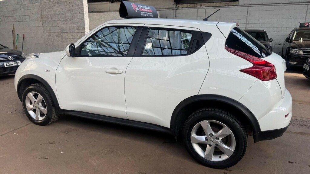 Nissan Juke 1.6 94 Visia Hatchback White #3
