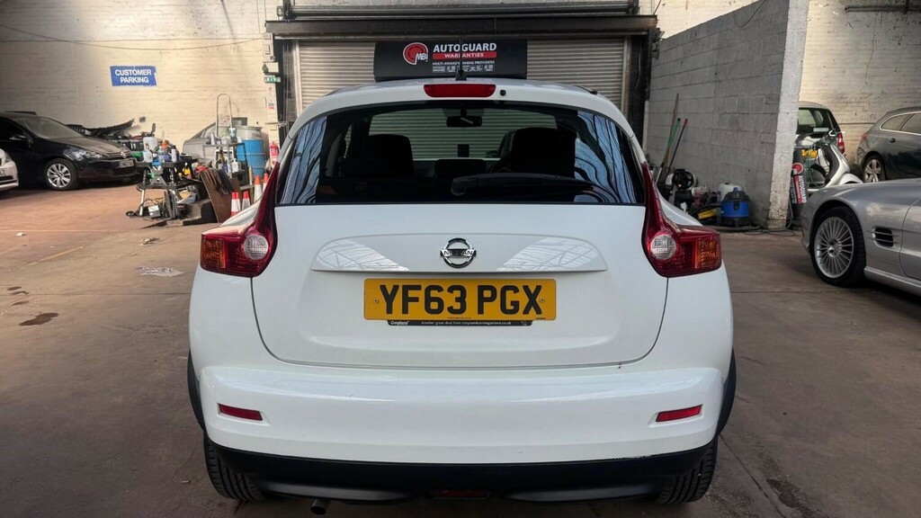 Nissan Juke 1.6 94 Visia Hatchback White #5