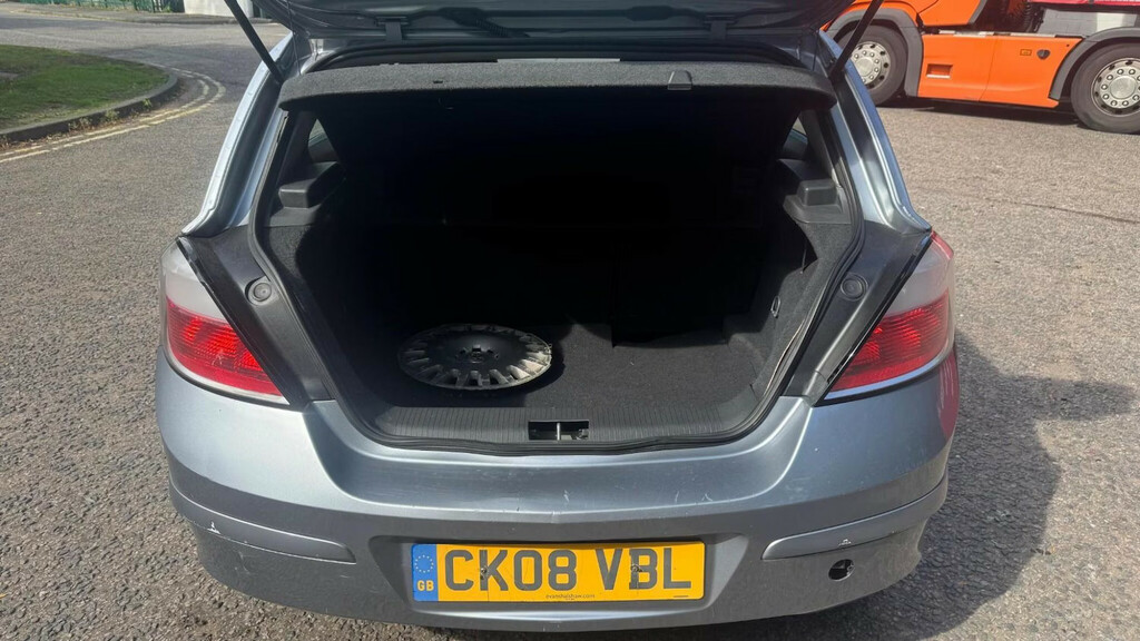 Vauxhall Astra Hatchback Silver #9