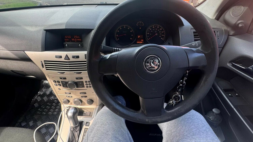 Vauxhall Astra Hatchback Silver #12