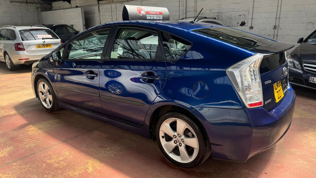 Toyota Prius 1.8 Vvti T Spirit Cvt Hatchback El Blue #4