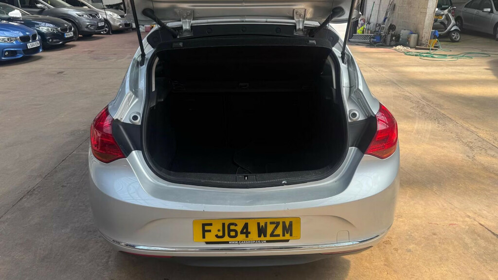 Vauxhall Astra 1.6 Sri 113 Bhp White #10