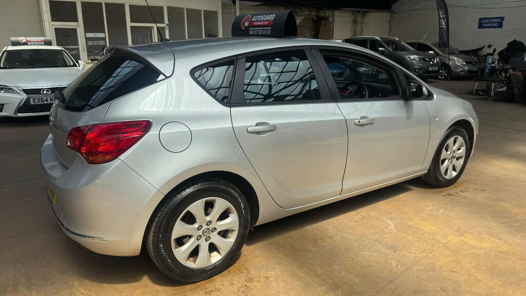 Vauxhall Astra 1.6 Sri 113 Bhp White #5