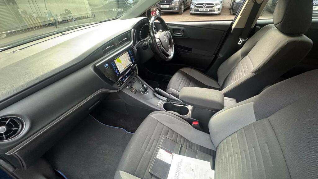 Toyota Auris Hatchback 1.2T Design Tss Nav Red #11