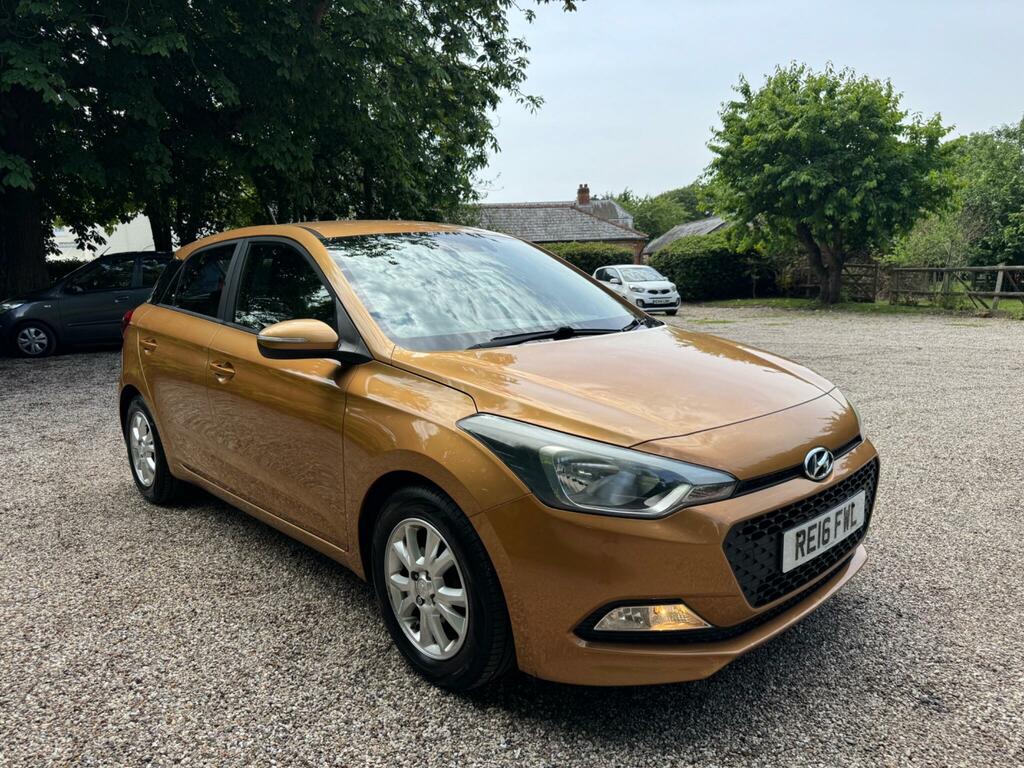 Hyundai I20 Se Red #2