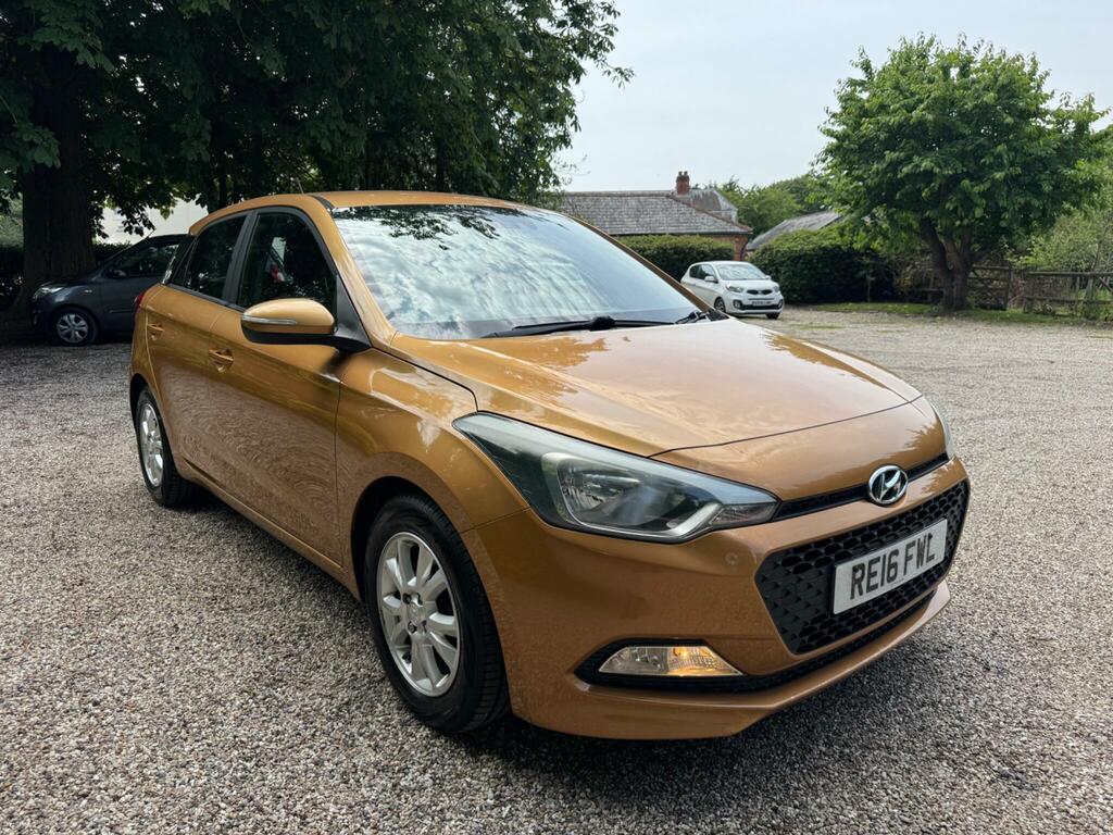 Hyundai I20 Se Red #3