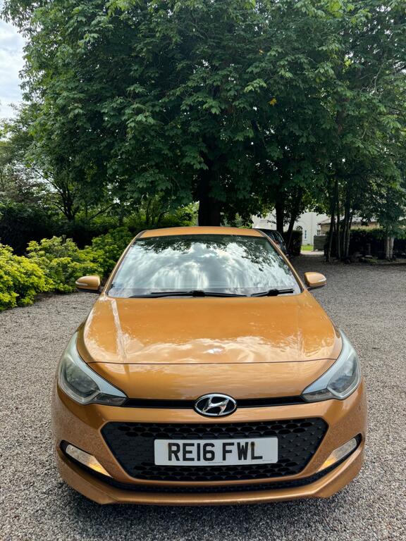 Hyundai I20 Se Red #4