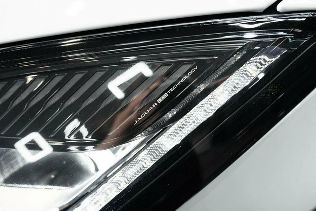 Jaguar E-Pace 2.0D 180 Chequered Flag Edition 2020 Red #18