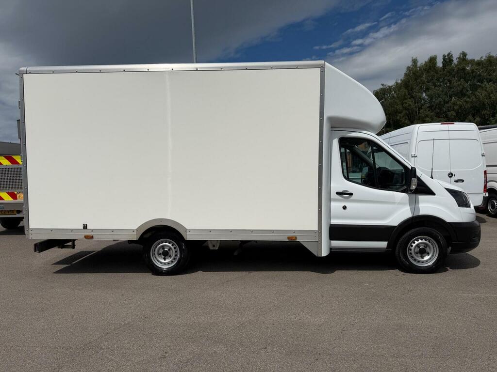 Ford Transit Custom Luton Low-loader Luton 130Ps Leader Fwd 202525 YR25ZNM White #4