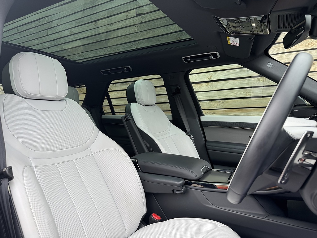 Land Rover Range Rover Sport 202525 D300 Mhev Dynamic Se Huge Spec Pan Roo CRA8Y Black #2