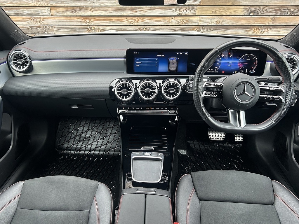 Mercedes-Benz CLA Class Cla 200 Amg Line Executive Tip Black #2
