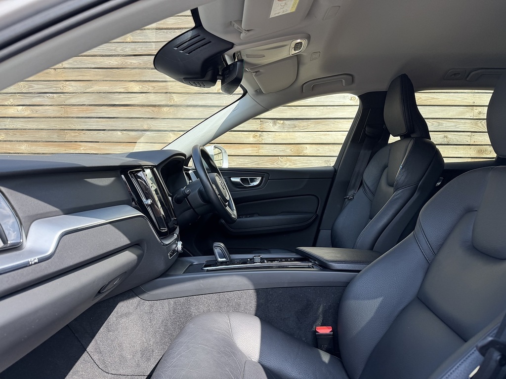 Volvo XC60 B5 Inscription Heated Steering Grey #33