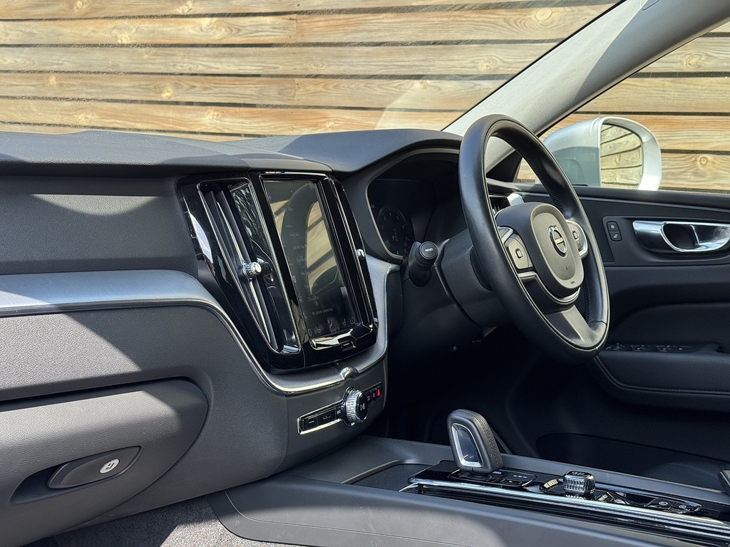 Volvo XC60 B5 Inscription Heated Steering Grey #32