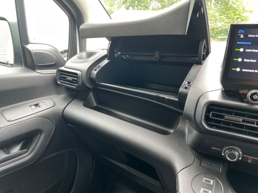 Peugeot Partner Professional Premium White #30