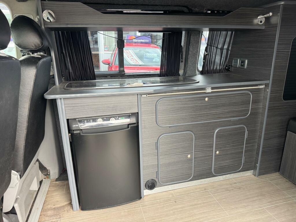 Volkswagen Campervan Diesel White #16